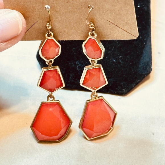 Red Irregular Geometric Clear Acrylic Dangle Earrings Vintage - Picture 5 of 8